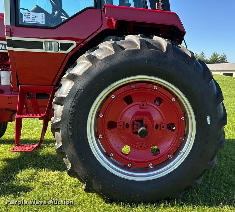 image for item DV2623 1979 International F-986 tractor