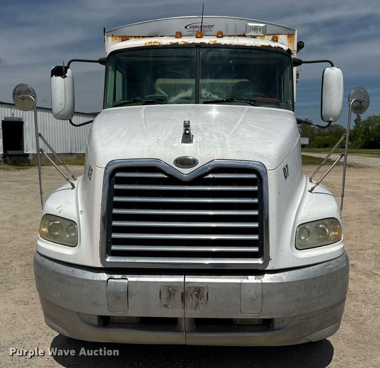 image for item DV4019 2002 Mack CX613 fertilizer delivery truck