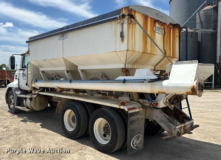 image for item DV4019 2002 Mack CX613 fertilizer delivery truck