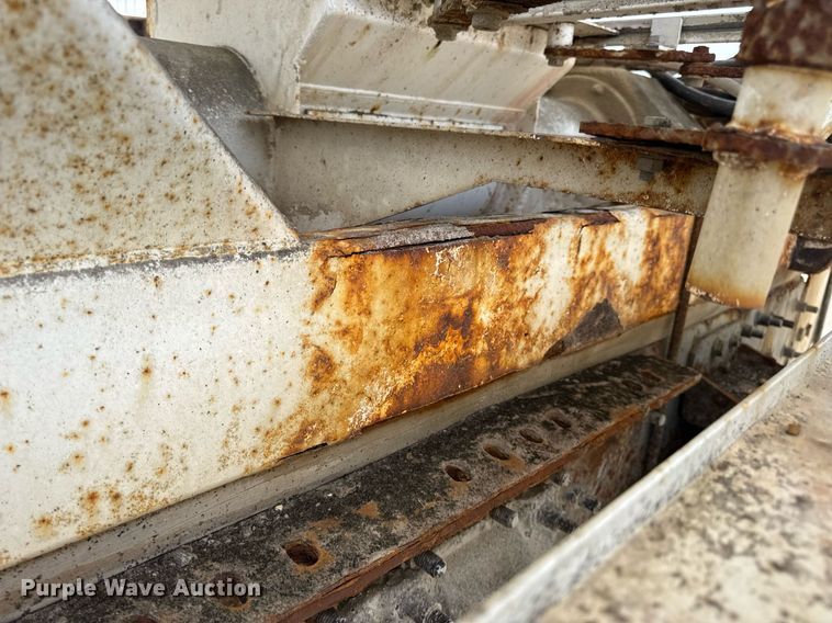 image for item DV4019 2002 Mack CX613 fertilizer delivery truck