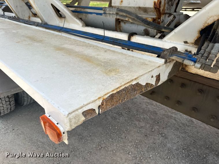 image for item DV4019 2002 Mack CX613 fertilizer delivery truck