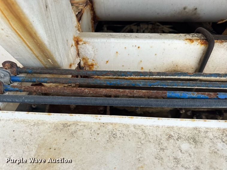 image for item DV4019 2002 Mack CX613 fertilizer delivery truck