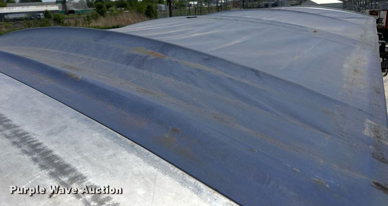 image for item DV4019 2002 Mack CX613 fertilizer delivery truck