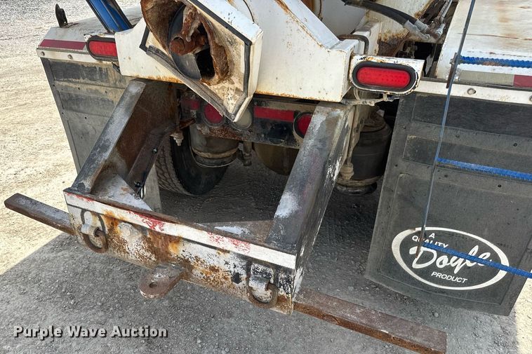 image for item DV4019 2002 Mack CX613 fertilizer delivery truck