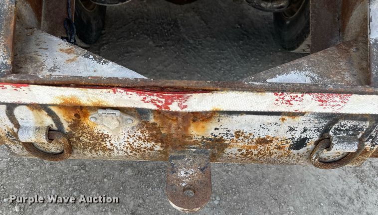 image for item DV4019 2002 Mack CX613 fertilizer delivery truck