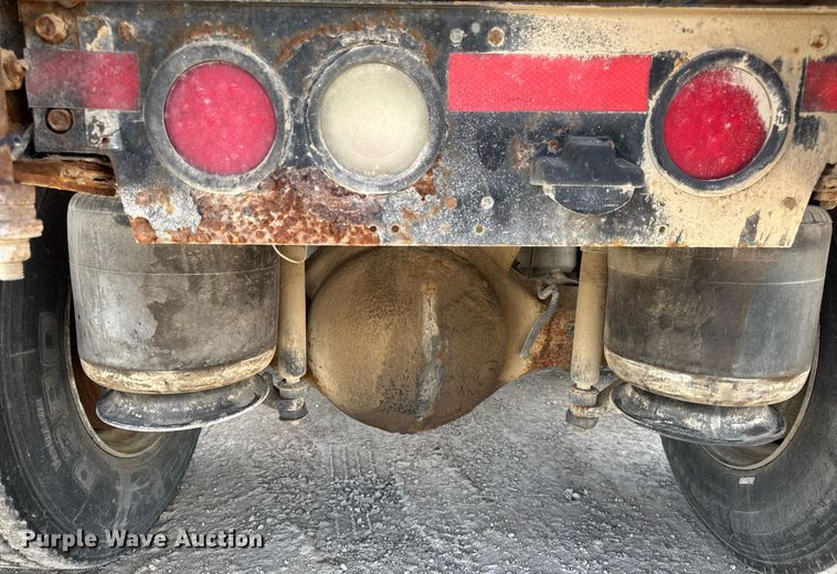 image for item DV4019 2002 Mack CX613 fertilizer delivery truck