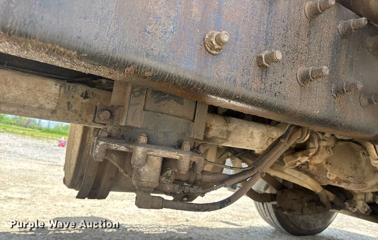 image for item DV4019 2002 Mack CX613 fertilizer delivery truck