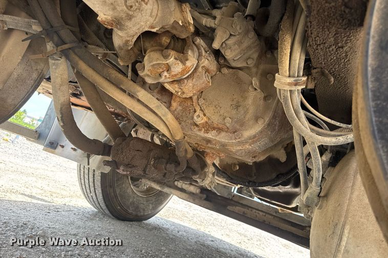 image for item DV4019 2002 Mack CX613 fertilizer delivery truck