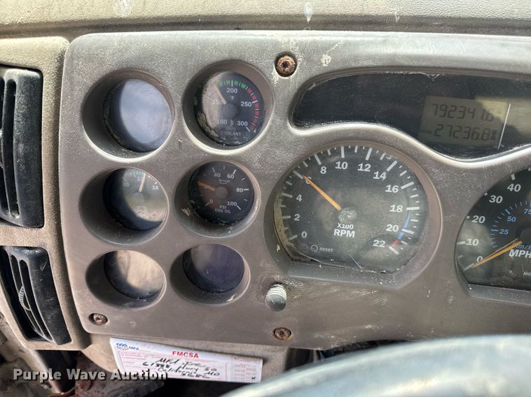 image for item DV4019 2002 Mack CX613 fertilizer delivery truck