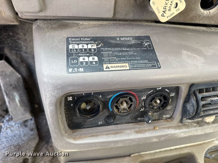 image for item DV4019 2002 Mack CX613 fertilizer delivery truck