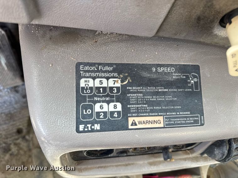 image for item DV4019 2002 Mack CX613 fertilizer delivery truck