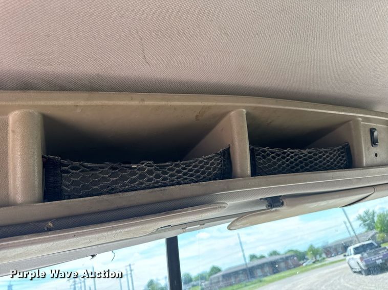 image for item DV4019 2002 Mack CX613 fertilizer delivery truck