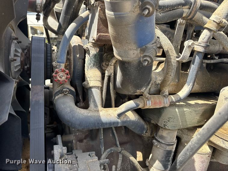 image for item DV4019 2002 Mack CX613 fertilizer delivery truck