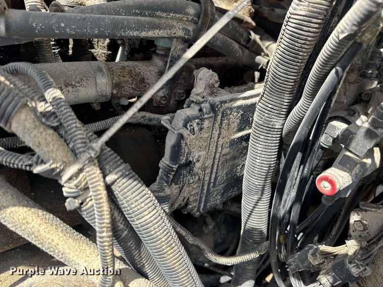 image for item DV4019 2002 Mack CX613 fertilizer delivery truck