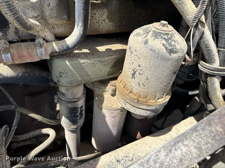 image for item DV4019 2002 Mack CX613 fertilizer delivery truck