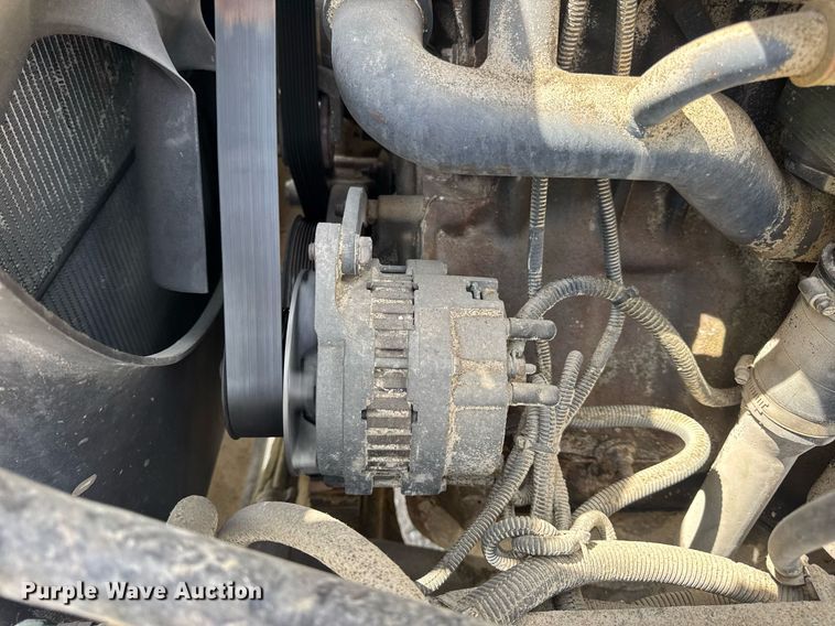 image for item DV4019 2002 Mack CX613 fertilizer delivery truck