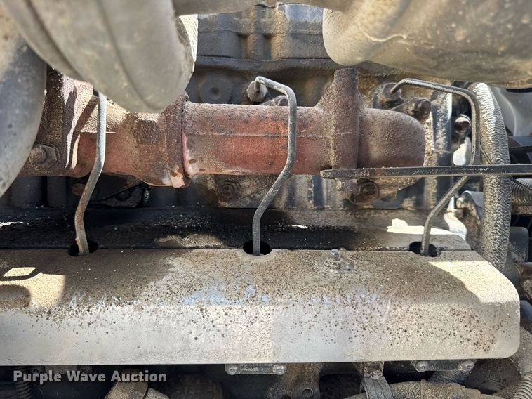 image for item DV4019 2002 Mack CX613 fertilizer delivery truck