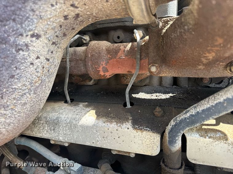 image for item DV4019 2002 Mack CX613 fertilizer delivery truck