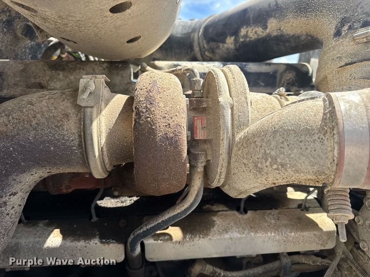 image for item DV4019 2002 Mack CX613 fertilizer delivery truck