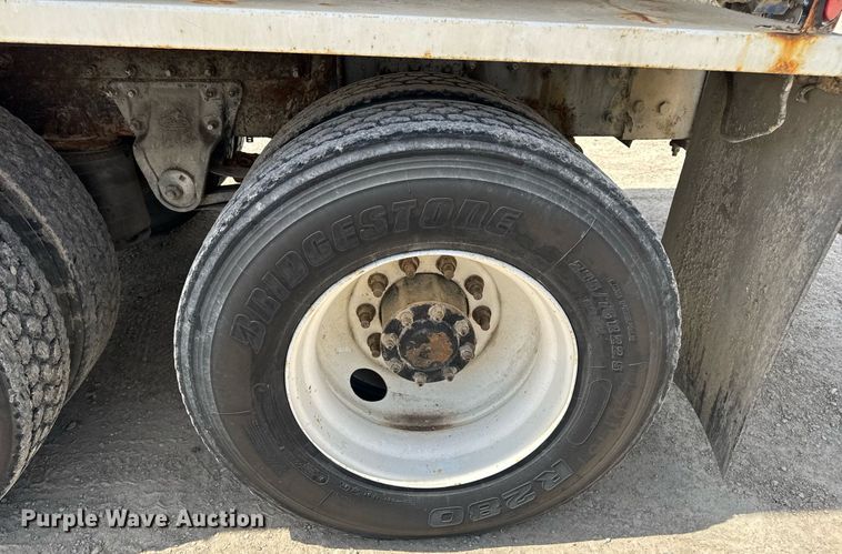 image for item DV4019 2002 Mack CX613 fertilizer delivery truck