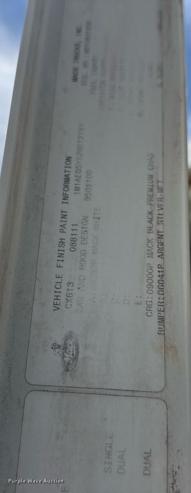 image for item DV4019 2002 Mack CX613 fertilizer delivery truck