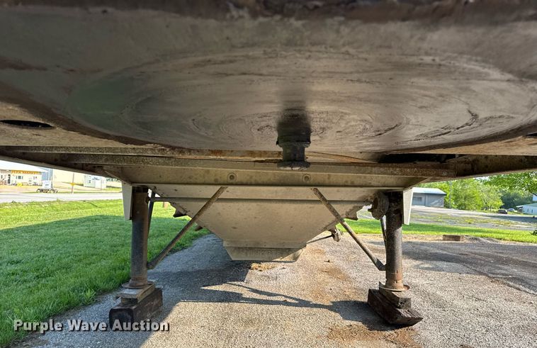 image for item DV4037 1999 Timpte Super Hopper grain trailer