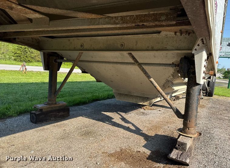 image for item DV4037 1999 Timpte Super Hopper grain trailer