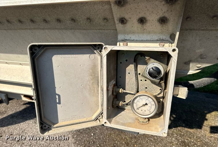 image for item DV4037 1999 Timpte Super Hopper grain trailer