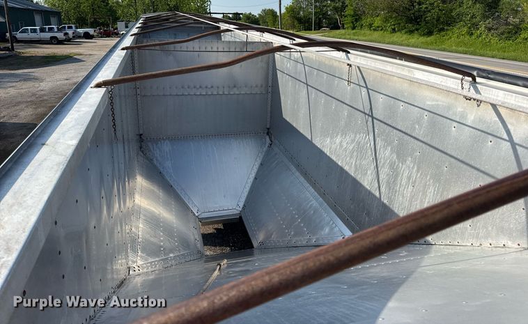 image for item DV4037 1999 Timpte Super Hopper grain trailer