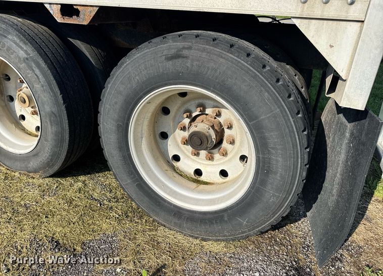 image for item DV4037 1999 Timpte Super Hopper grain trailer