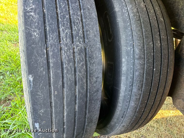 image for item DV4037 1999 Timpte Super Hopper grain trailer