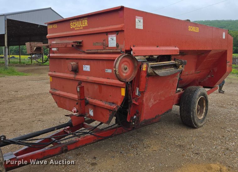 image for item DW7011 Schuler SRM 453 feed wagon