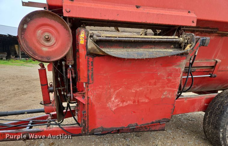 image for item DW7011 Schuler SRM 453 feed wagon