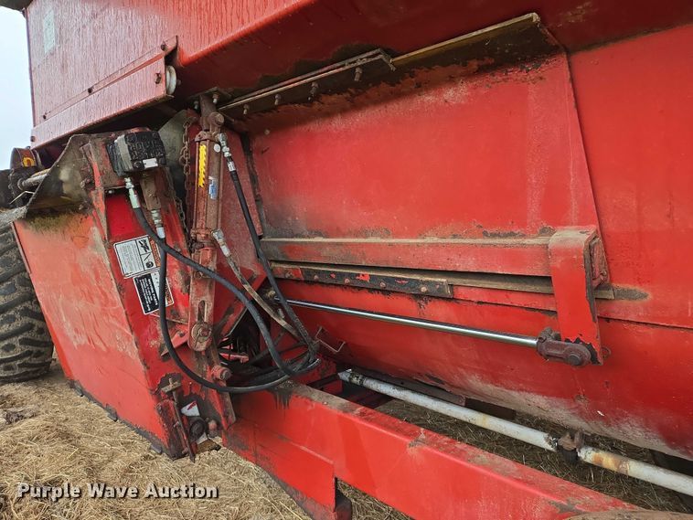 image for item DW7011 Schuler SRM 453 feed wagon