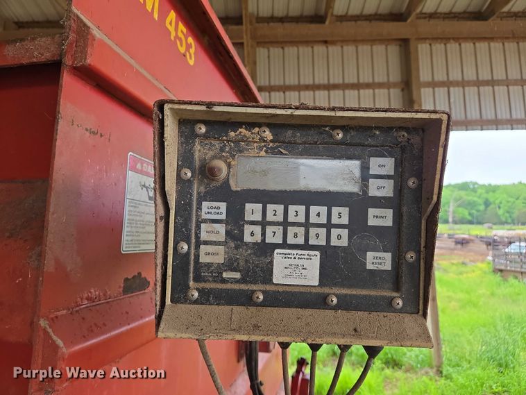 image for item DW7011 Schuler SRM 453 feed wagon