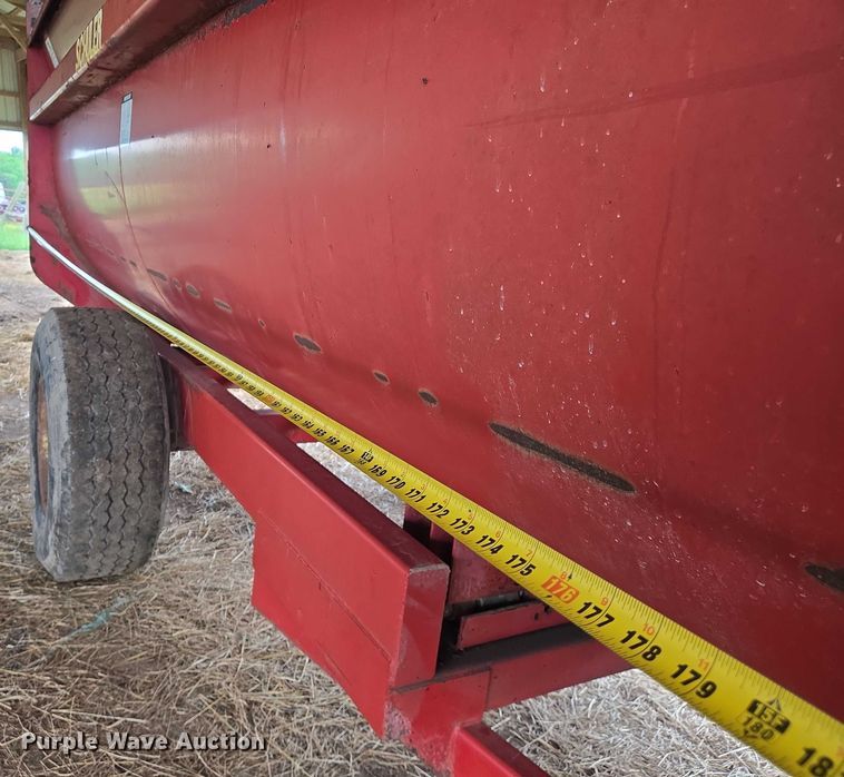 image for item DW7011 Schuler SRM 453 feed wagon