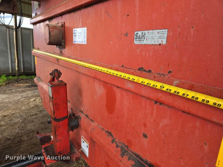 image for item DW7011 Schuler SRM 453 feed wagon