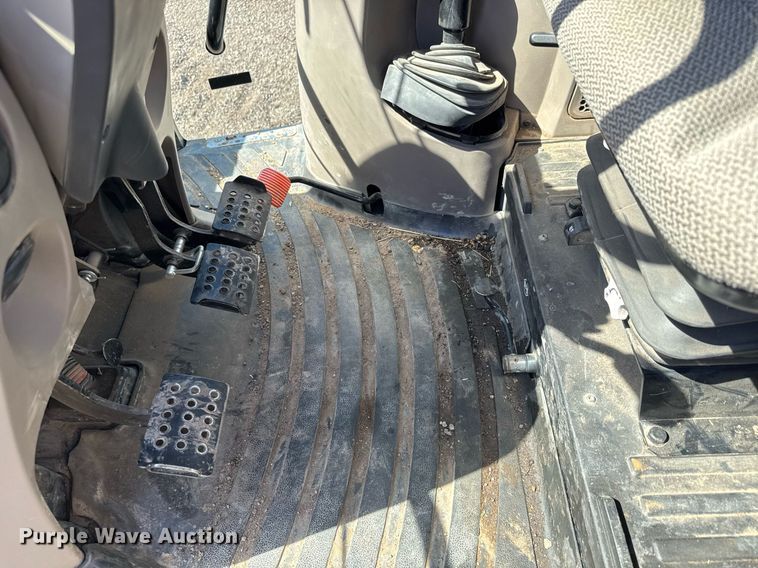 image for item DX8987 2016 Case Farmall 75C MFWD tractor