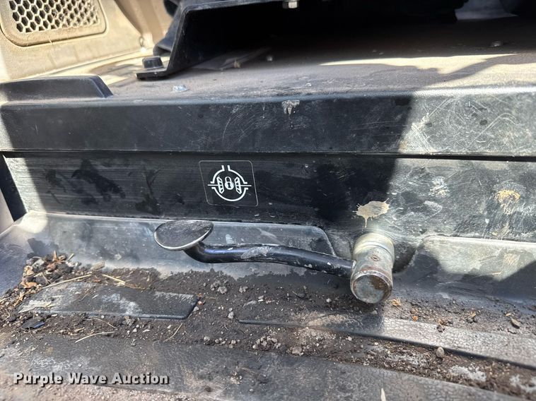 image for item DX8987 2016 Case Farmall 75C MFWD tractor