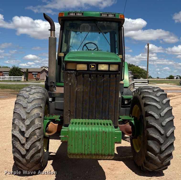image for item DY2485 1998 John Deere 8400 MFWD tractor