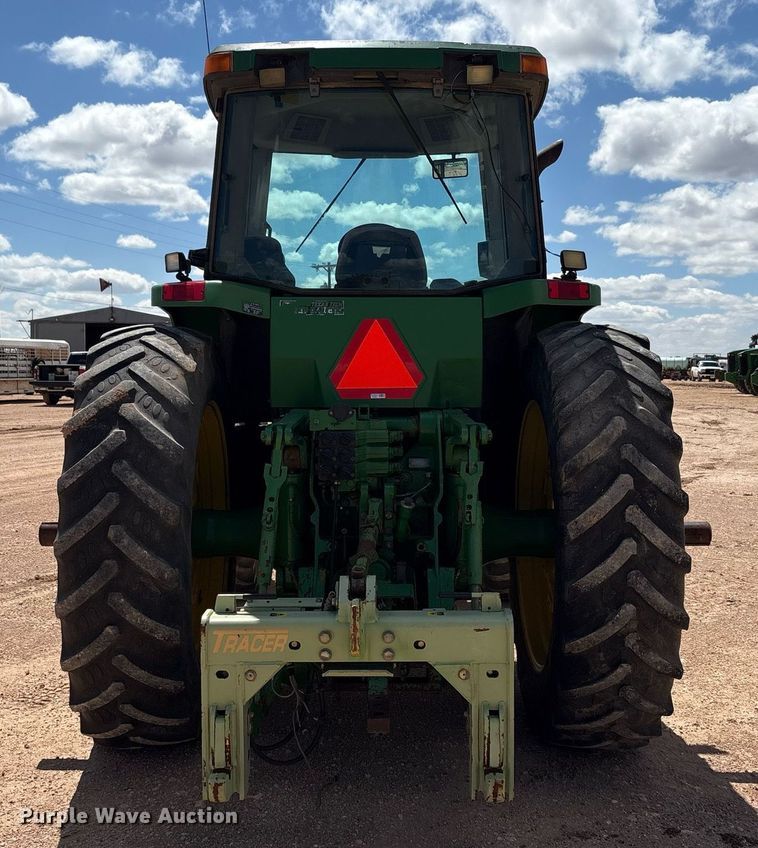 image for item DY2485 1998 John Deere 8400 MFWD tractor