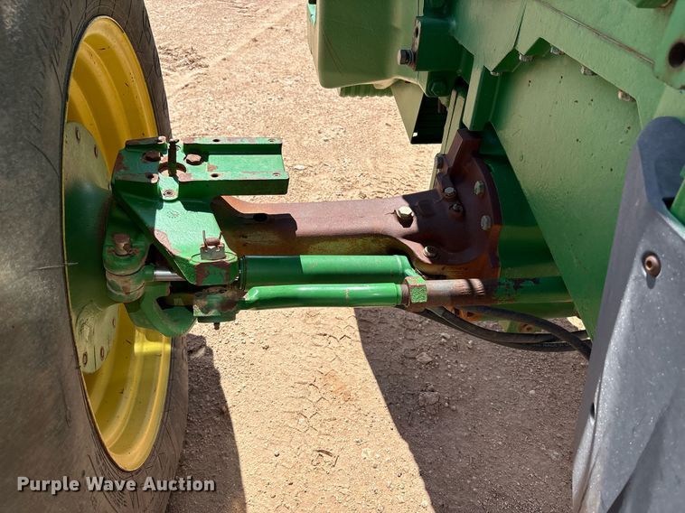 image for item DY2485 1998 John Deere 8400 MFWD tractor