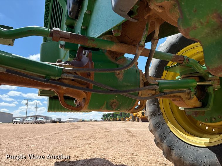 image for item DY2485 1998 John Deere 8400 MFWD tractor
