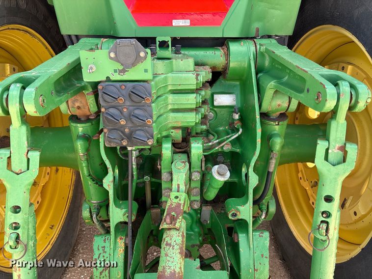 image for item DY2485 1998 John Deere 8400 MFWD tractor