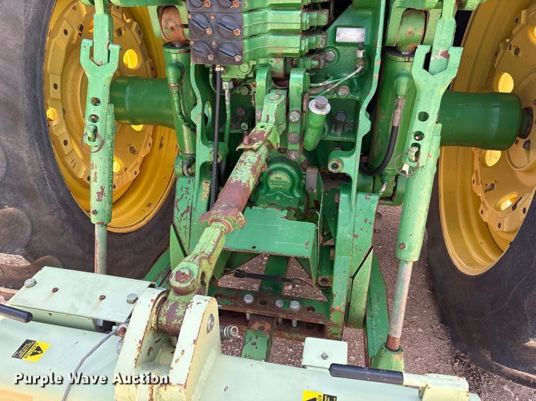 image for item DY2485 1998 John Deere 8400 MFWD tractor
