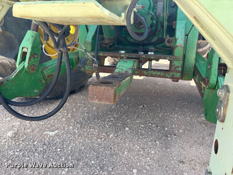 image for item DY2485 1998 John Deere 8400 MFWD tractor