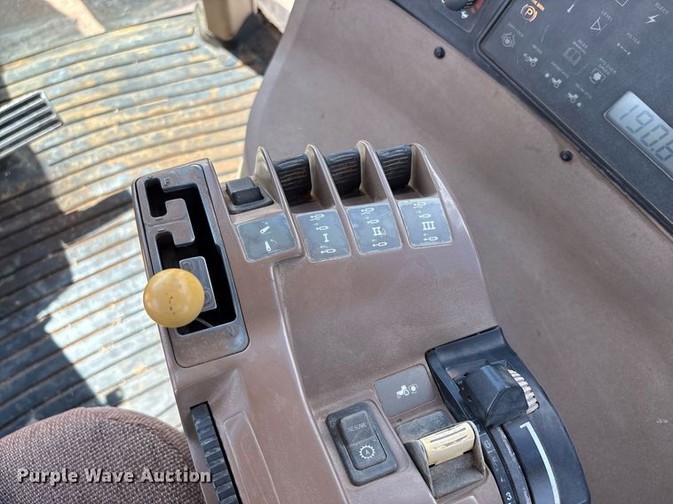 image for item DY2485 1998 John Deere 8400 MFWD tractor