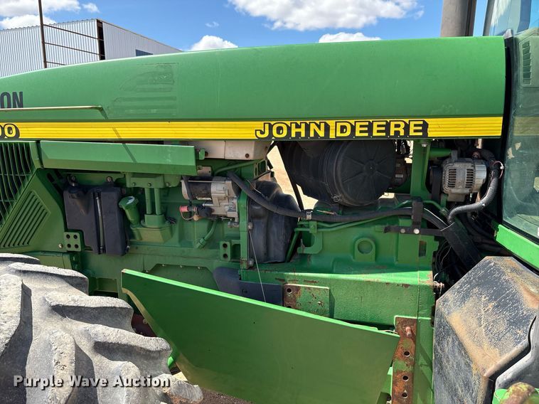 image for item DY2485 1998 John Deere 8400 MFWD tractor