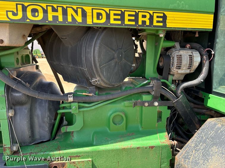 image for item DY2485 1998 John Deere 8400 MFWD tractor