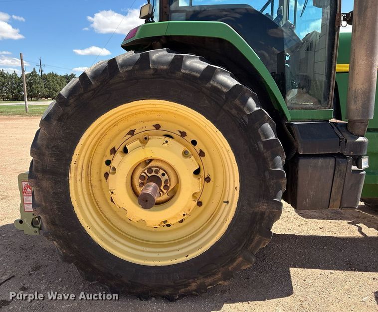 image for item DY2485 1998 John Deere 8400 MFWD tractor